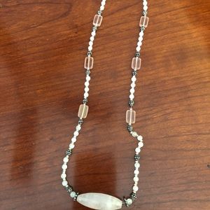 🌸Necklace💕with white and pink